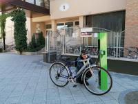 Kerékpár karbantartó állomást adtak át a Petőfi iskolánál