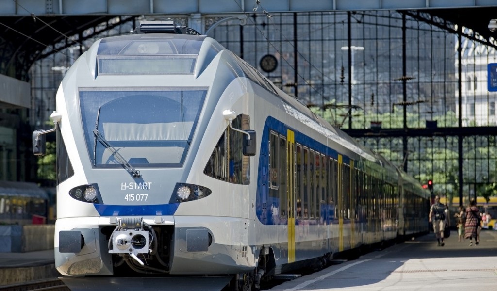 Pályaépítési munkák a vasútnál