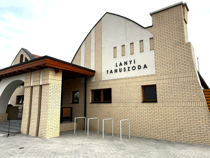 Megkezdődött a próbaüzem a tanuszodában